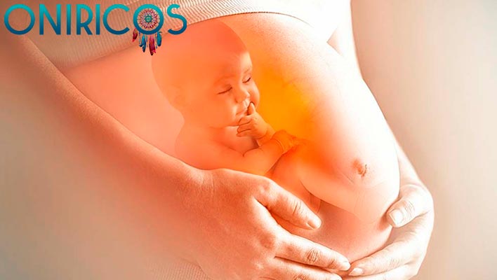 significado de Soñar que estas embarazada y el bebe se mueve