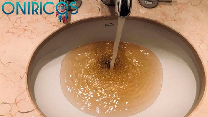 soñar con agua sucia en casa - oniromancia