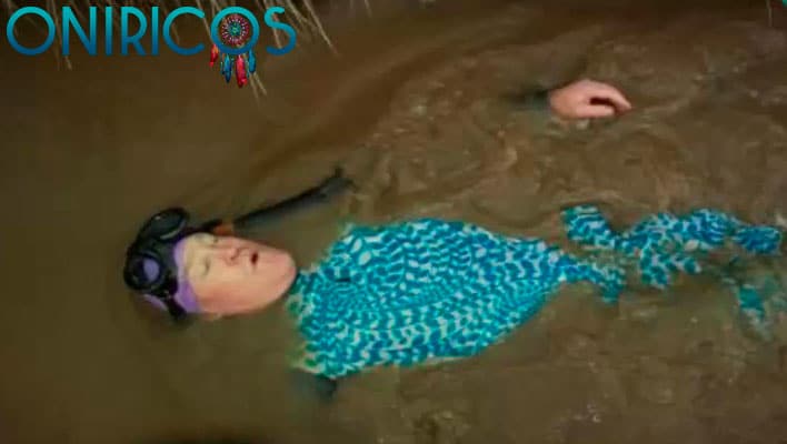 soñar con bañarse en agua sucia - oniromancia