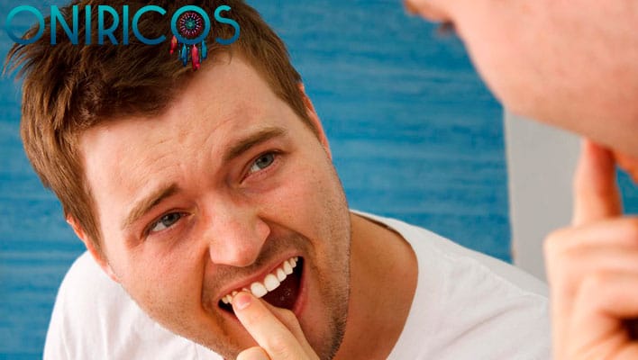 soñar que se te caen los dientes y los escupes - oniromancia